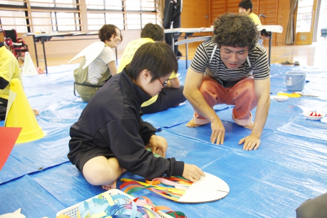 みんなのアート展イロトリ鳥ワークショップ