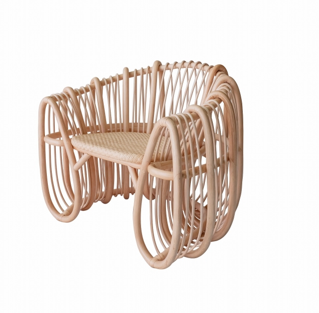 隈研吾デザインラタン家具と季節の室礼