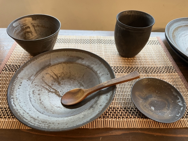 暮らしのうつわ　女性陶芸家2人展