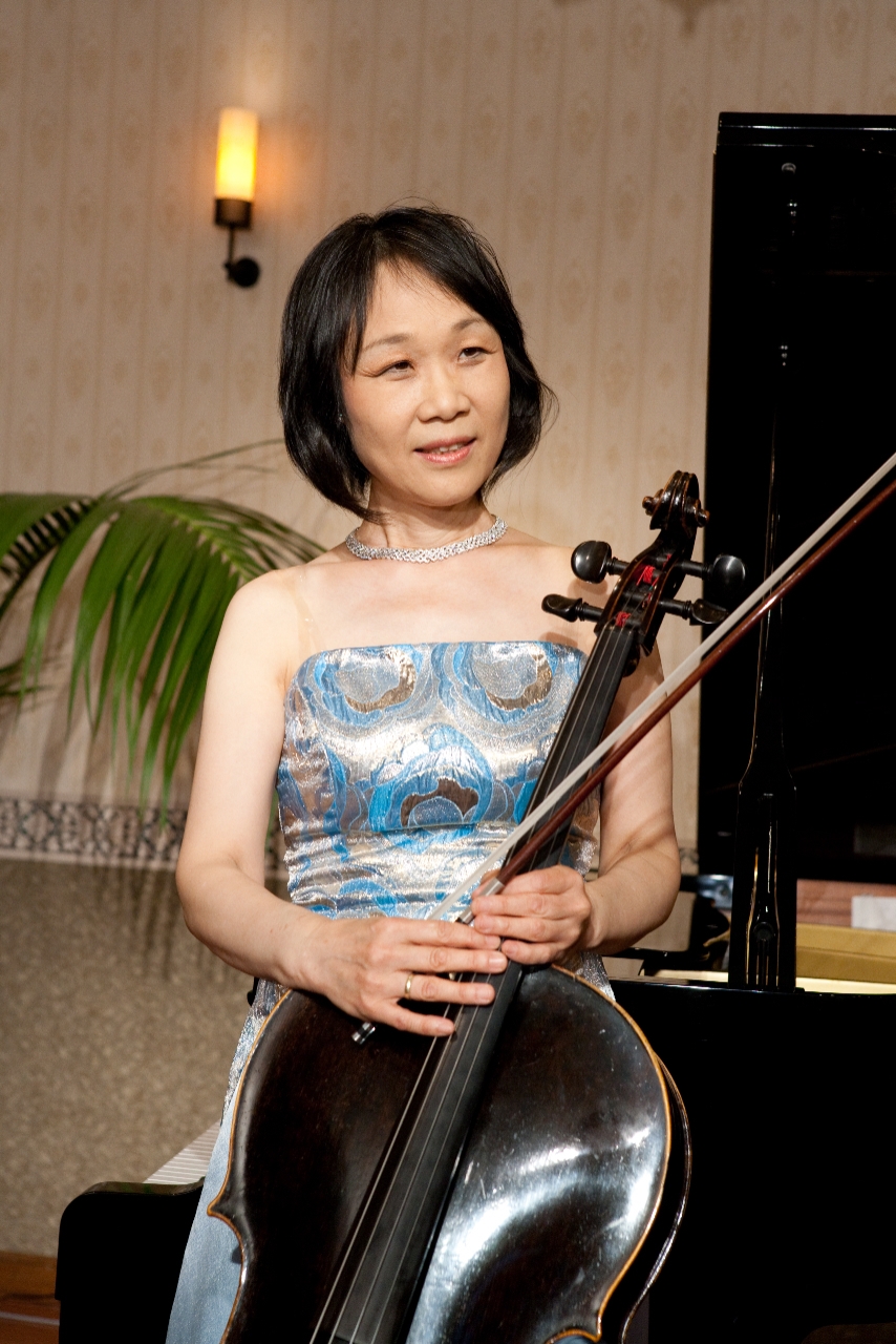 森川敏子　Cello