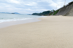 姉子(あねご)の浜(鳴き砂)