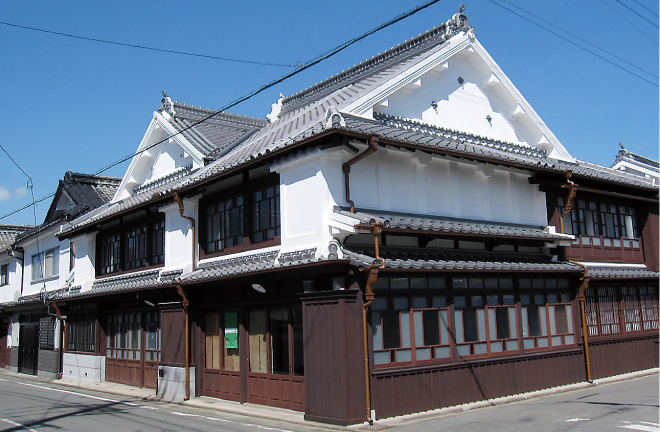 高橋家(入母屋の屋根)