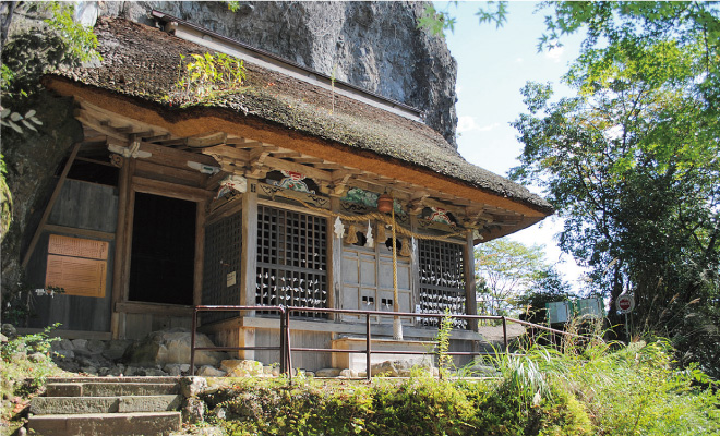 岩屋神社本殿